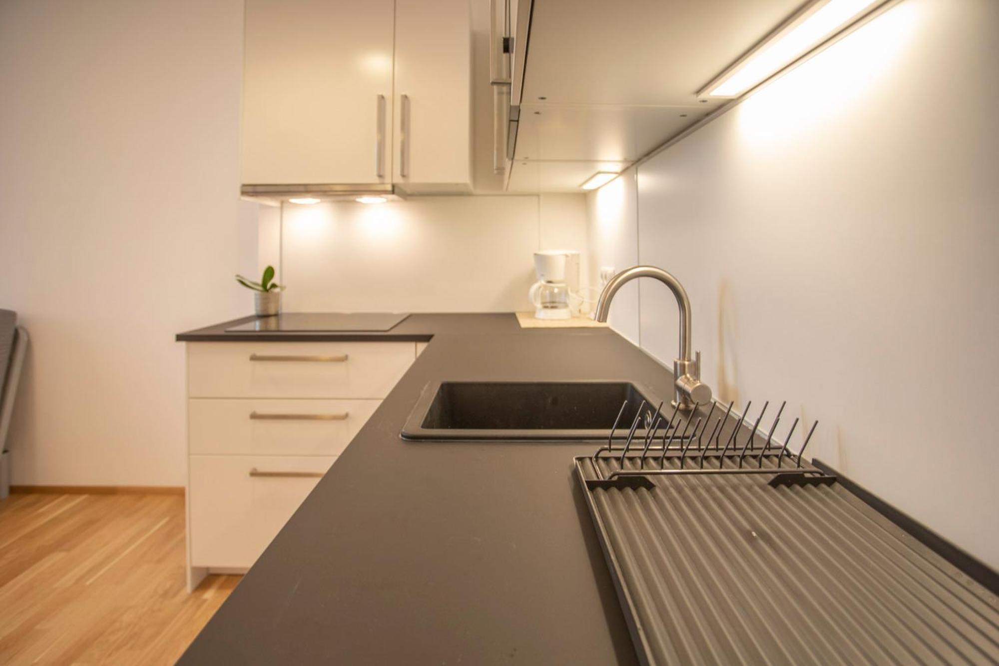 Innsbruck Urban Apartment I No Stairs I 24H Contactless Check-In المظهر الخارجي الصورة