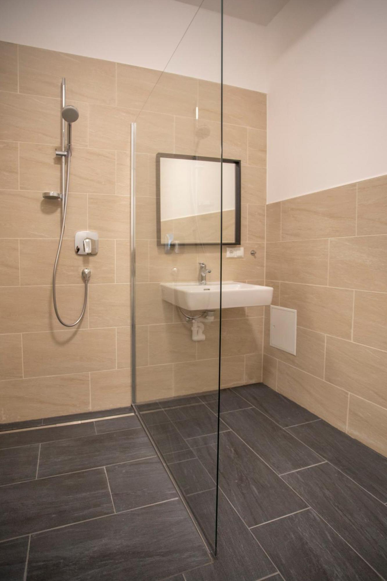 Innsbruck Urban Apartment I No Stairs I 24H Contactless Check-In المظهر الخارجي الصورة
